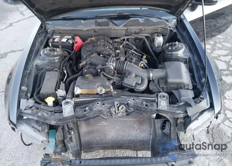 2014 Ford Mustang V6 Premium из США, поврежденный, VIN 1ZVBP8AM8E5210261